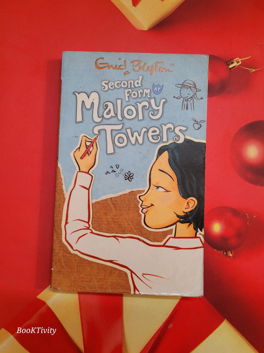 Malory towers Second form by Enid Blyton Preloved paperback excellent condition