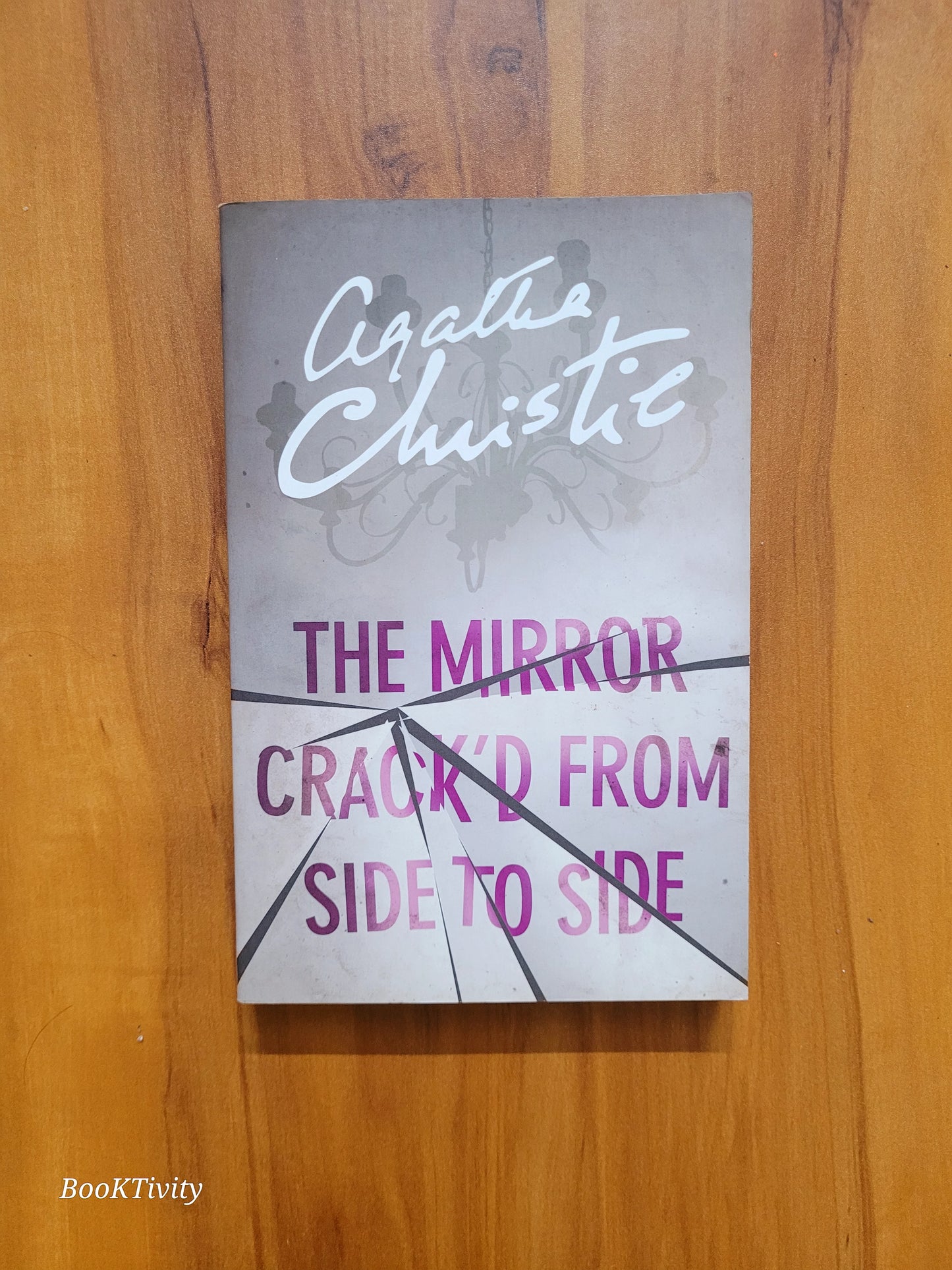 The mirror cracked from side to side by Agatha Christie paperback