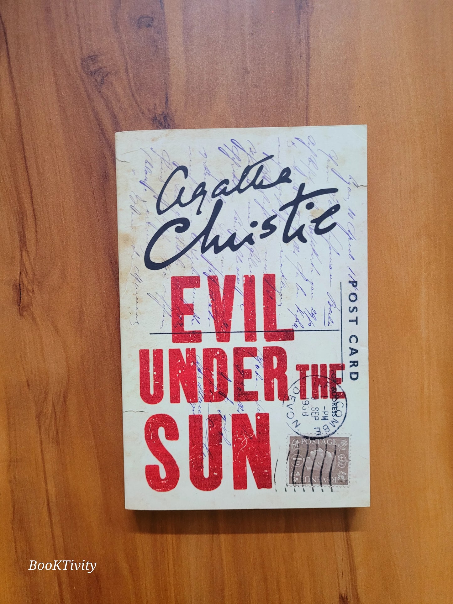 Evil under the sun by Agatha Christie paperback