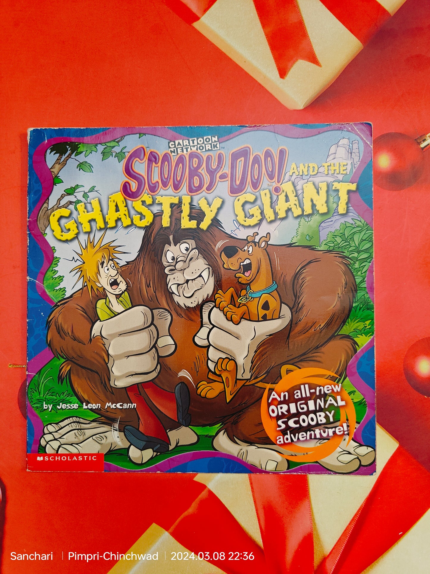 Scooby doo Ghastly Giant Pre-loved Paperback Excellent Condition.