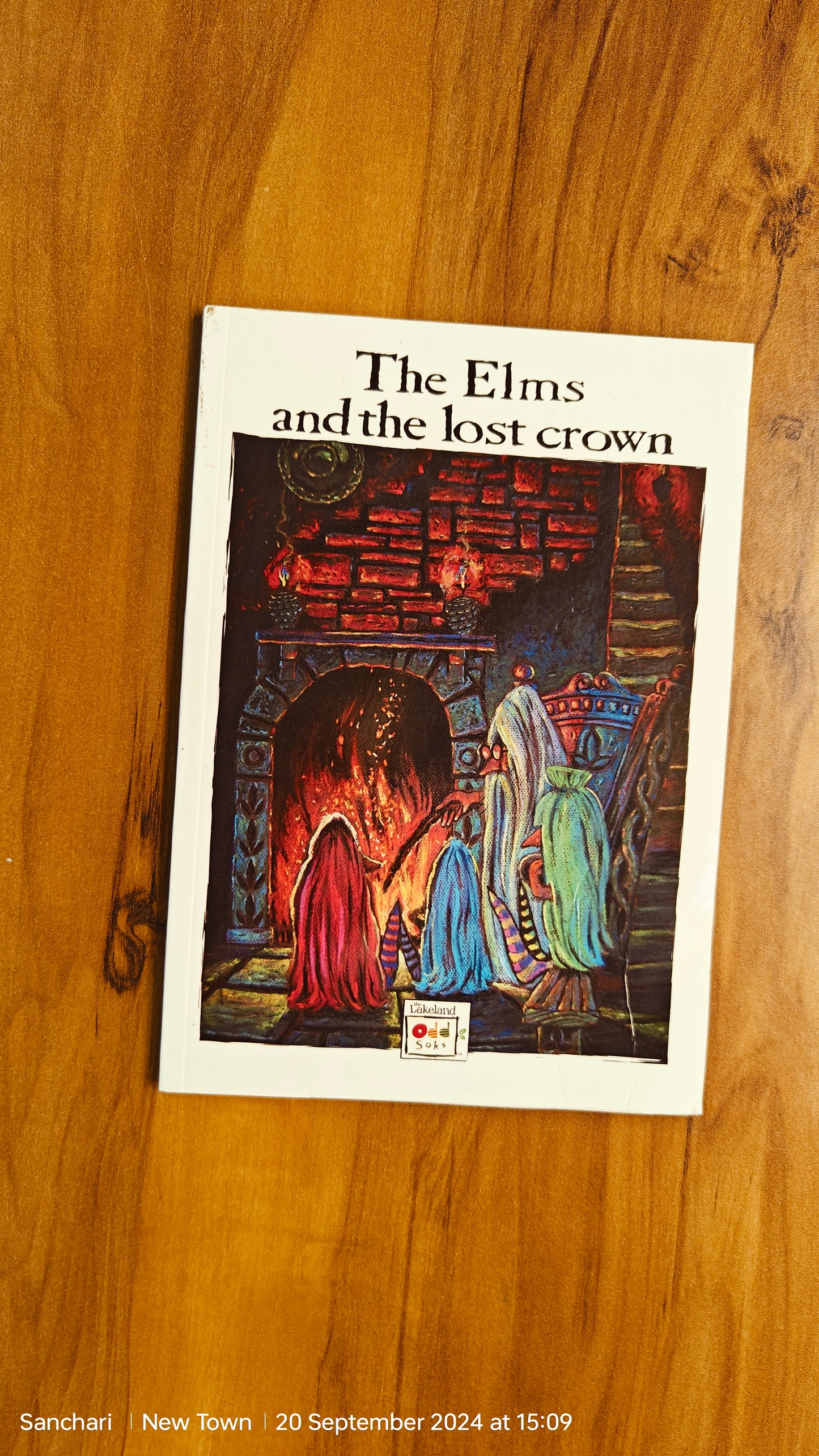 The Elms and the lost Crown colourful picture illustrated Book Paperback excellent condition