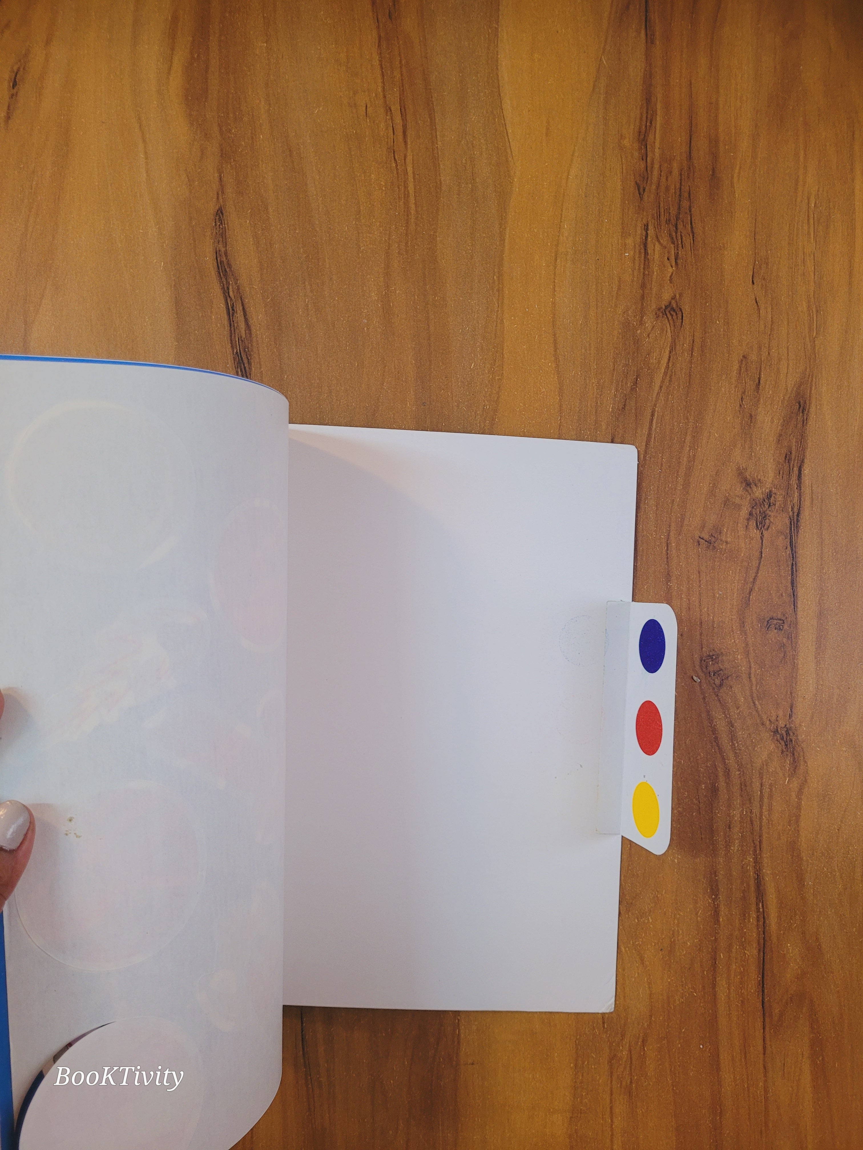 Universe 5 in 1 colouring and stickers activity book