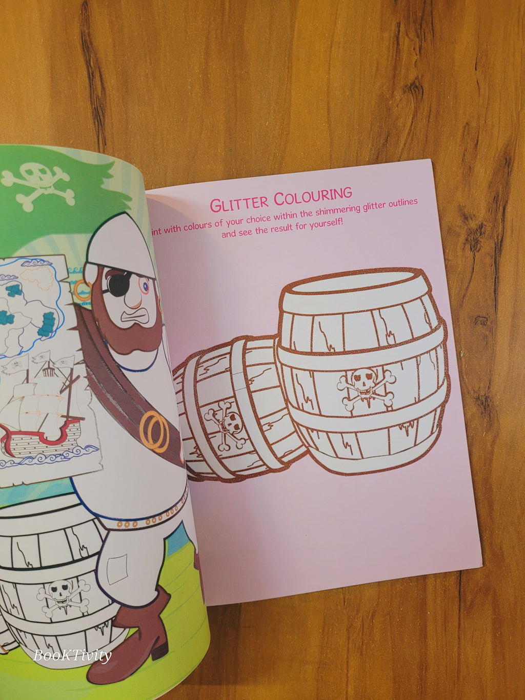 Pirate 5 in 1 colouring and stickers activity book