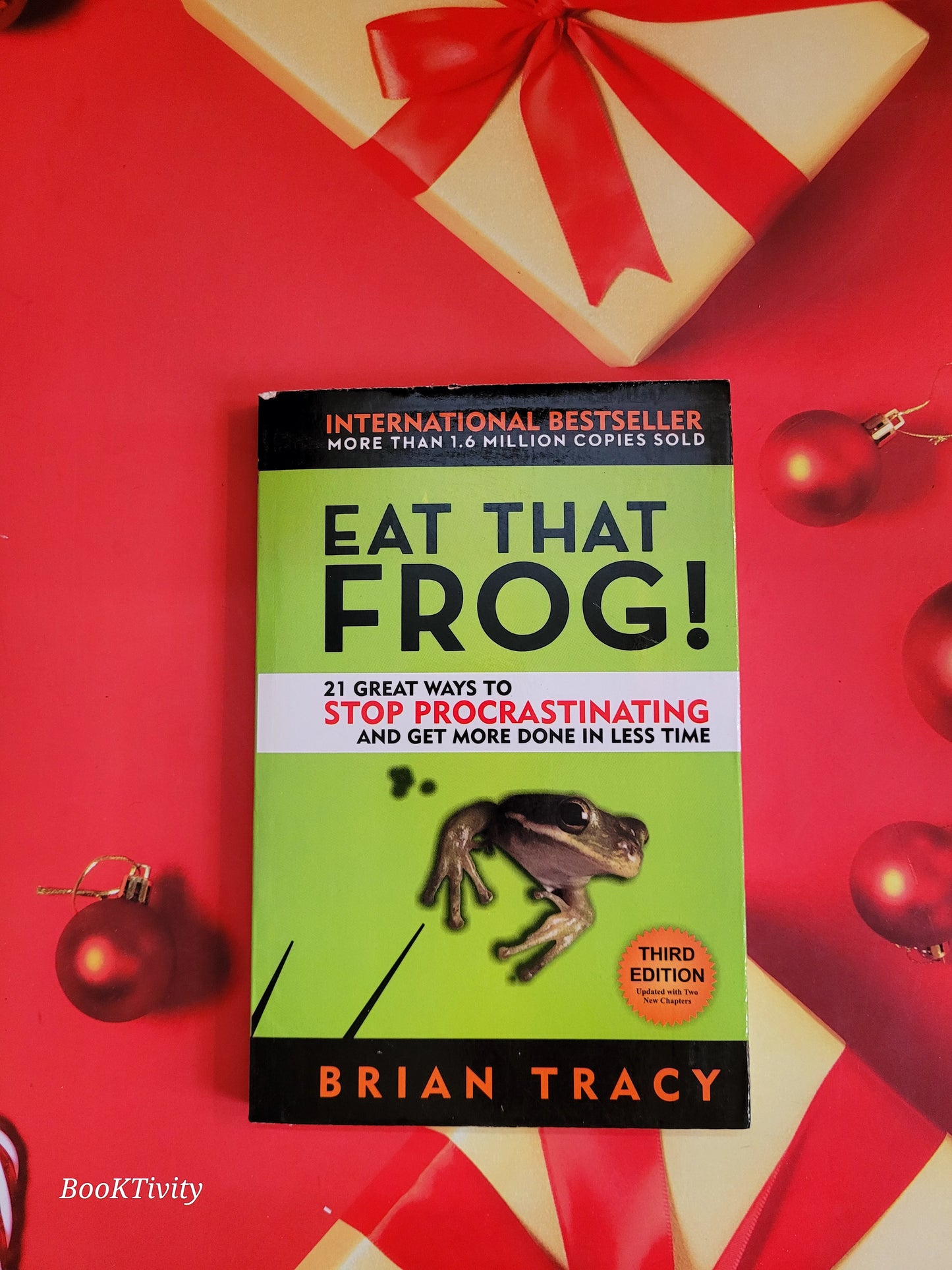 Eat That Frog!: 21 Great Ways to Stop Procrastinating and Get More Done in Less Time [Paperback] Brian Tracy