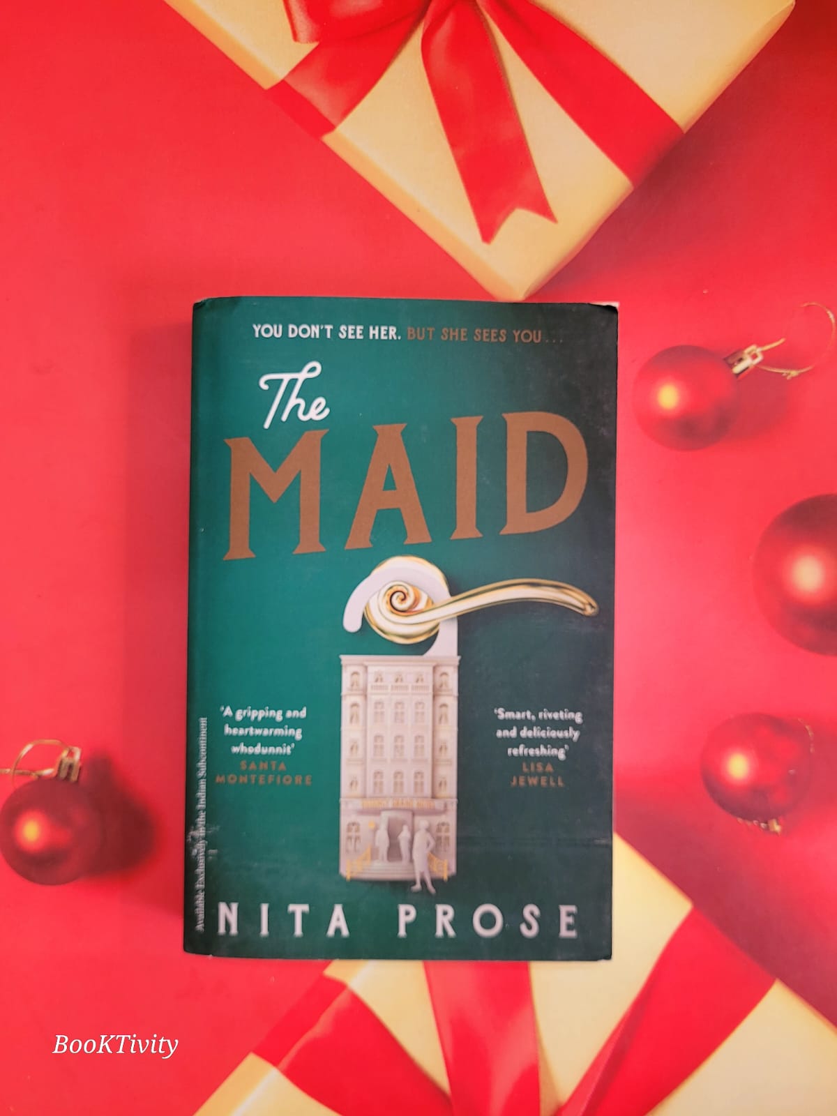 The Maid: The most hotly-anticipated debut for 2022, perfect in Christmas mystery books to pre-order: The Sunday Times and No.1 New York Times ... heroine: Book 1 (A Molly the Maid mystery)