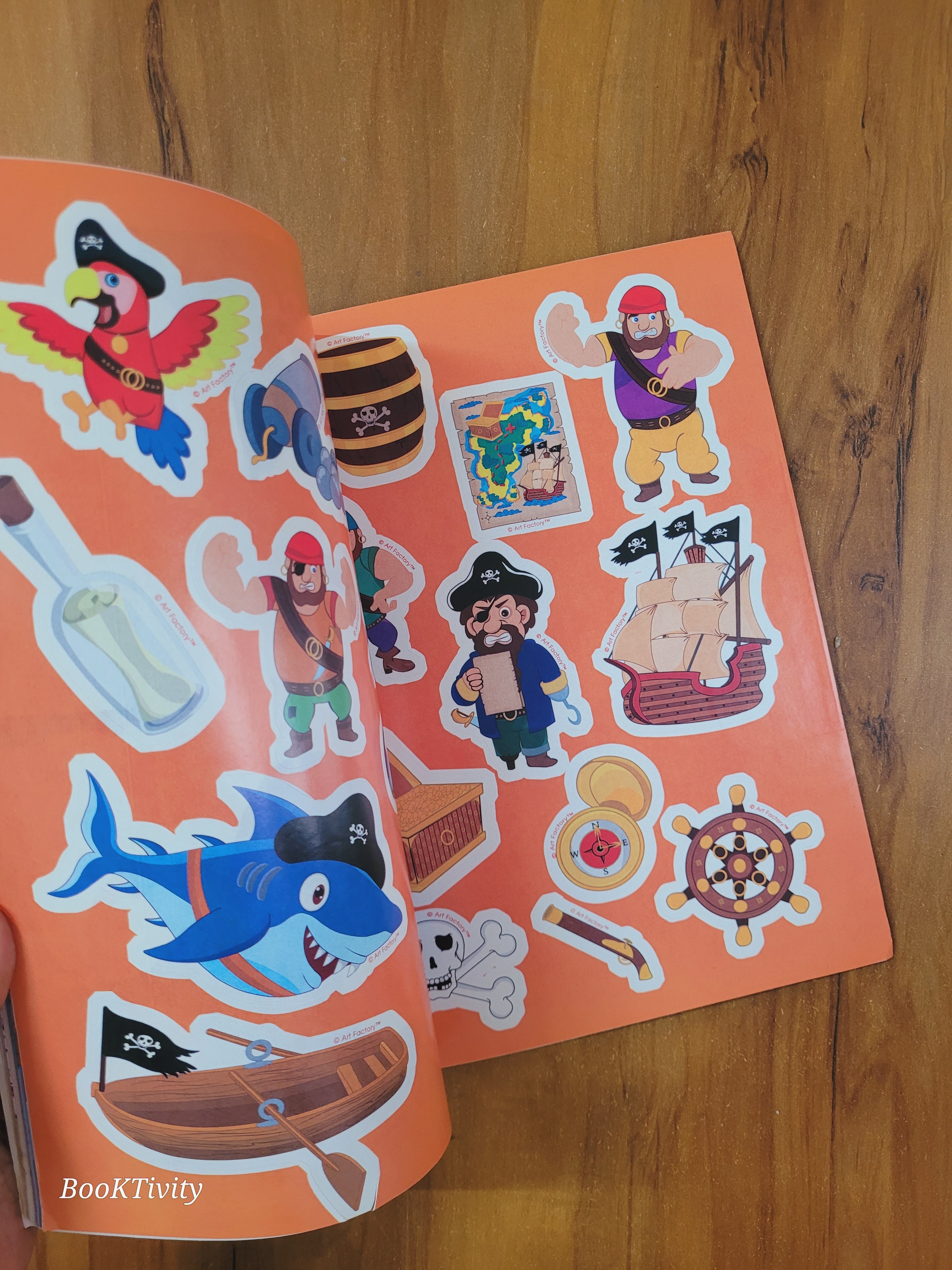 Pirate 5 in 1 colouring and stickers activity book